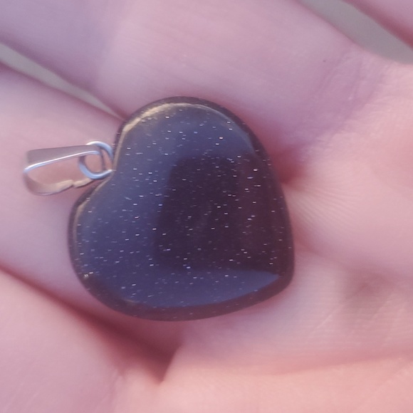 New Blue Sunstone Sandstone Heart Shaped Pendant. - Picture 15 of 16